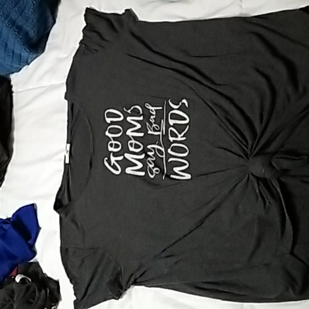Dark gray graphic tshirt